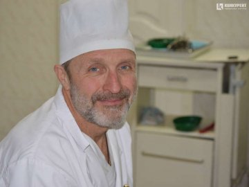 Луцький лікар розповів, чому болить горло та чи дієві полоскання содою і сіллю 