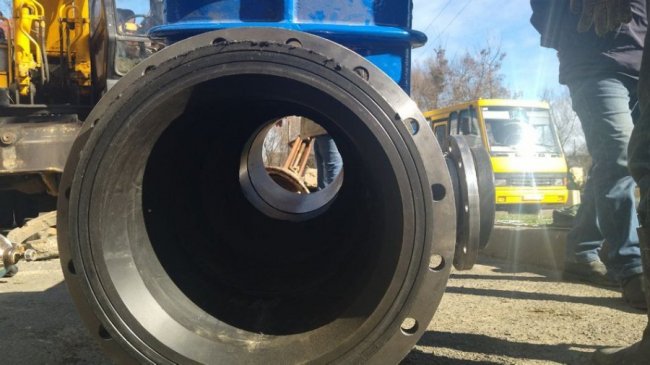 У Луцьку ремонтують частину старого водогону. ФОТО