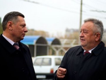 Губернатор про аварійний будинок у Луцьку: хай спочатку дасть гроші місто