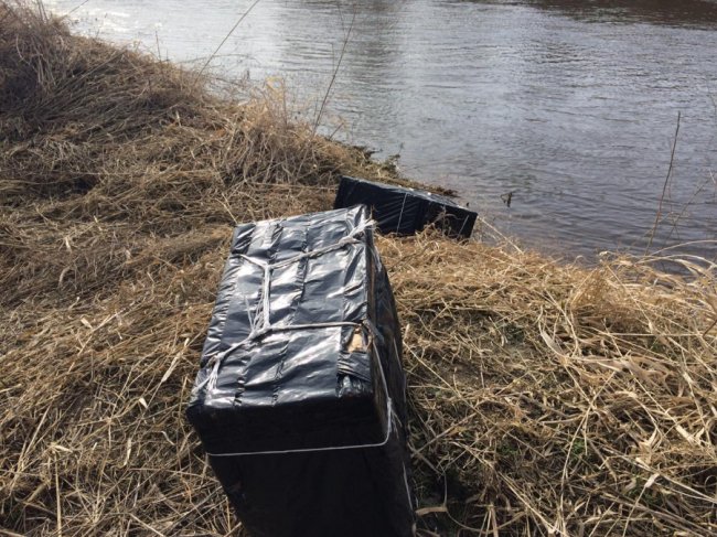 Луцькі прикордонники перешкодили масштабному переміщенню контрабанди. ФОТО