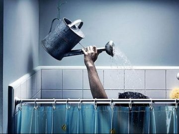 У Ковелі мешканці багатоповерхівки скаржаться на ромів, які організували в квартирі «купальню»