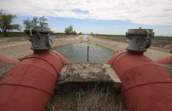 Україна перекрила воду Криму. ФОТО