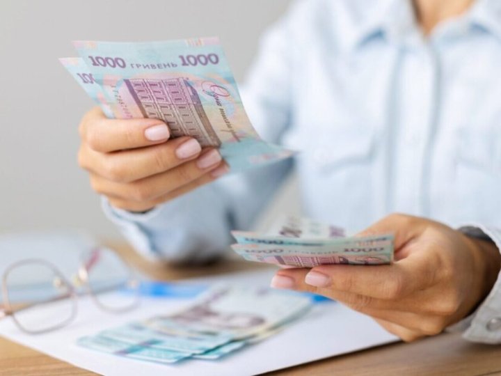 Кредит готівкою чи кредитна картка — що вигідніше у 2025 році