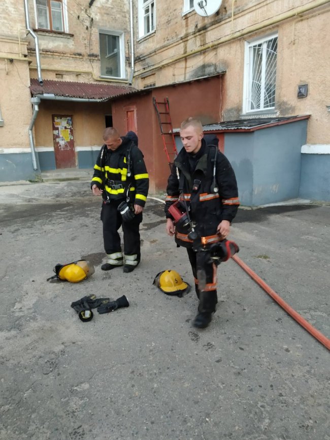 На Волині під час пожежі врятували 6 людей: двоє з них – діти. ФОТО