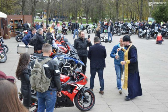 Байкерський зліт: у Луцьку відкрили мотосезон. ФОТО
