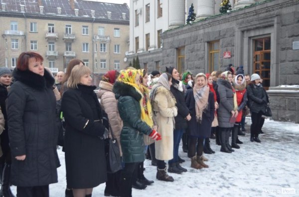 Луцькі студенти відкрили Різдвяний вертеп
