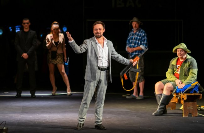 Людина, яка прагне зберегти себе і свій дім у мінливому світі: огляд вистав у Луцьку 14 – 19  жовтня