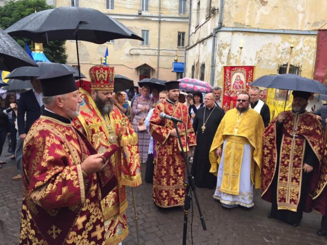 У Луцьку вшанували розстріляних в'язнів тюрми. ФОТО