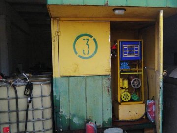 На Волині «накрили» три нелегальні заправки. ФОТО