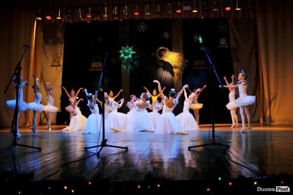 Різдвяний концерт у Луцьку: вальс, вірш і віншування
