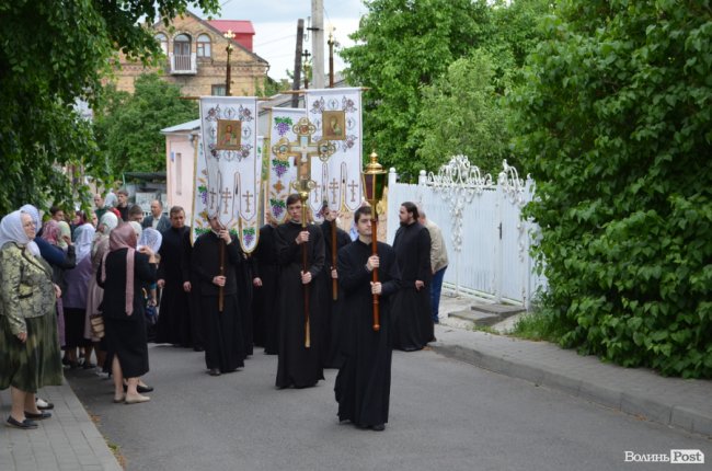 У Луцьку хресною ходою пройшли прихильники церкви Московського патріархату. ФОТО