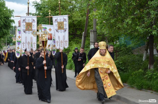 У Луцьку хресною ходою пройшли прихильники церкви Московського патріархату. ФОТО