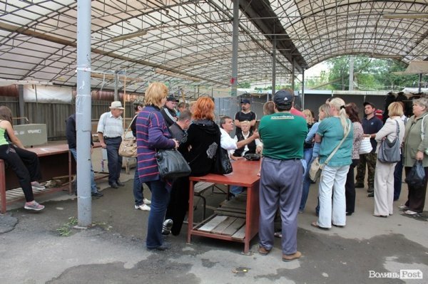Старий ринок Луцька бунтує: хочуть працювати на День міста. ФОТО 