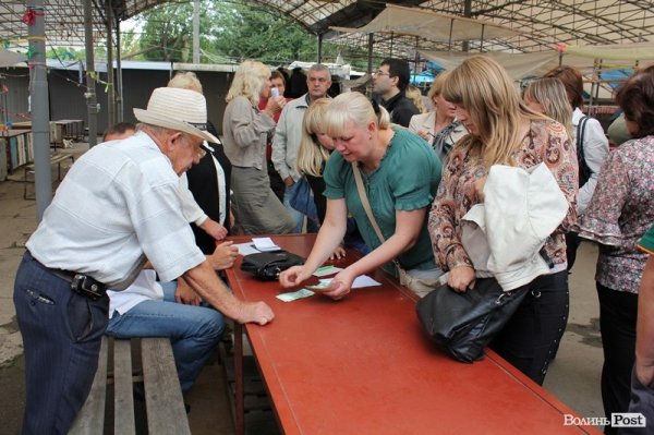 Старий ринок Луцька бунтує: хочуть працювати на День міста. ФОТО 