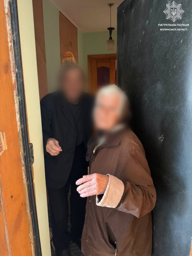Завдяки небайдужим громадянам луцькі патрульні повернули додому розгублену жінку