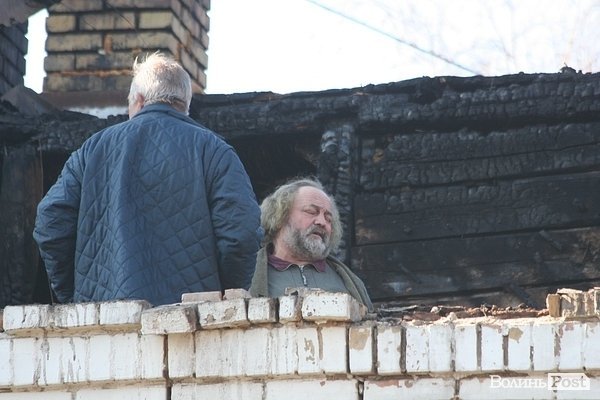 Будинок в центрі Луцька після великої пожежі. ФОТО