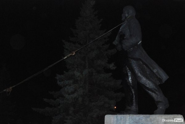 Як Волинь позбулася маневицького Леніна. ФОТО