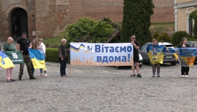 Пішов добровольцем у перші дні великої війни: у Луцьку зустріли звільненого з полону Андрія Артисюка