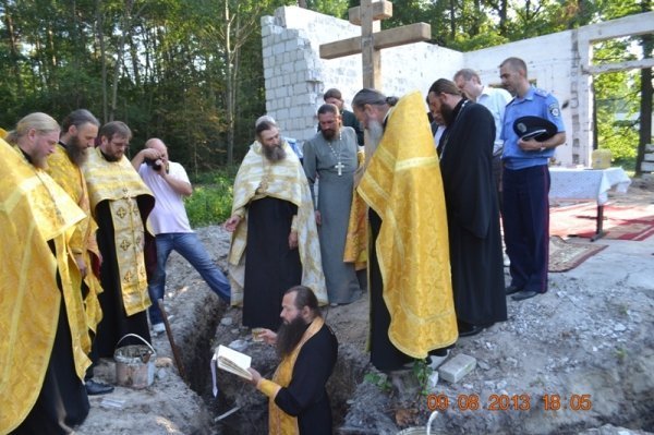 На Волині заклали першу цеглину «міліцейського» храму. ФОТО