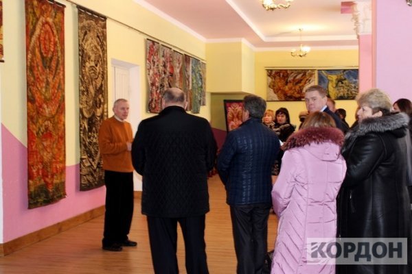 На Волині відкрили унікальну виставку картин із воску