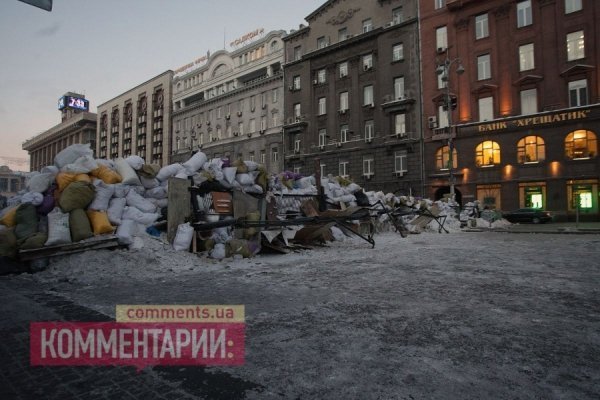 Світанок: барикади у Києві. ФОТО