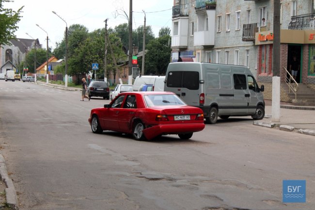 Аварія в Нововолинську: водій втік з місця події