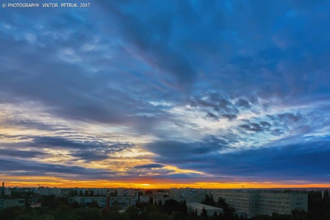 Луцький фотограф показав дивовижні фото світанку