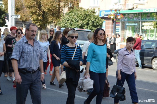 «Був сміливим, добрим і завжди допомагав»: у Луцьку попрощалися з Героєм Юрієм Лавренчуком. ФОТОРЕПОРТАЖ