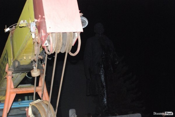 Як Волинь позбулася маневицького Леніна. ФОТО