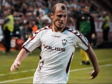 Іспанський клуб покарають за образу українця