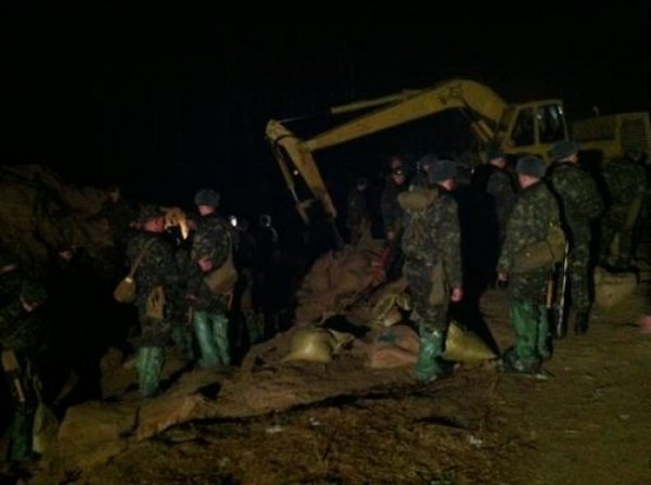 Під Києвом  прорвало дамбу. ФОТО. ВІДЕО