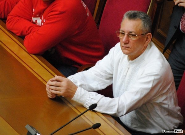 Як волинські депутати у парламенті б’ють байдики. ФОТО