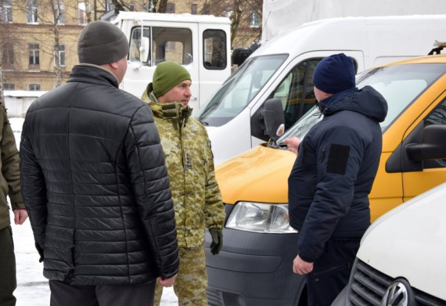 На Волині прикордонникам передали автівки та потрібне обладнання