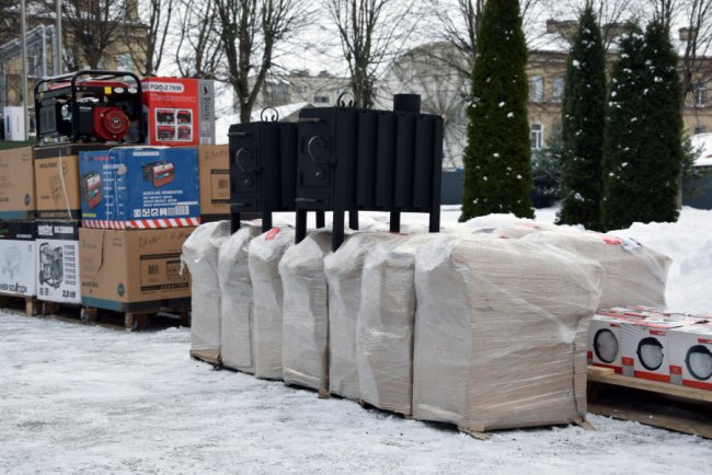 На Волині прикордонникам передали автівки та потрібне обладнання