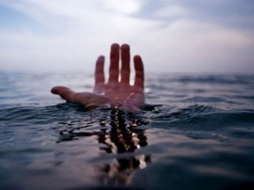 У ставку поблизу Луцька втопився чоловік
