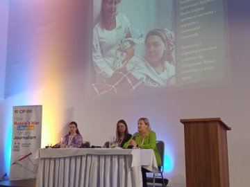 Українські журналісти обговорювали, як писати про внутрішньо переміщених осіб