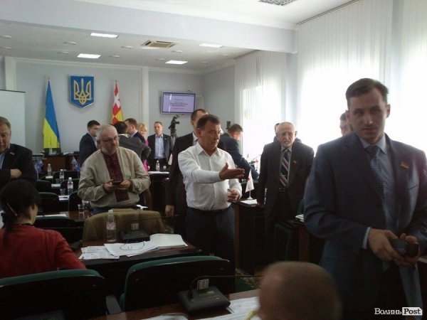 Підприємці з ринків «взяли штурмом» Луцьку міськраду. ФОТО. ВІДЕО