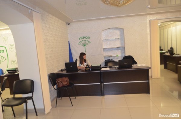 Як минув день у виборчих штабах політсил у Луцьку