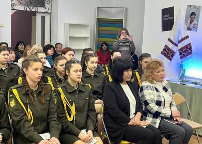 Волинська поетеса презентували збірку «Лінія оборони»