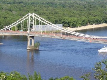 В Києві обвалився міст