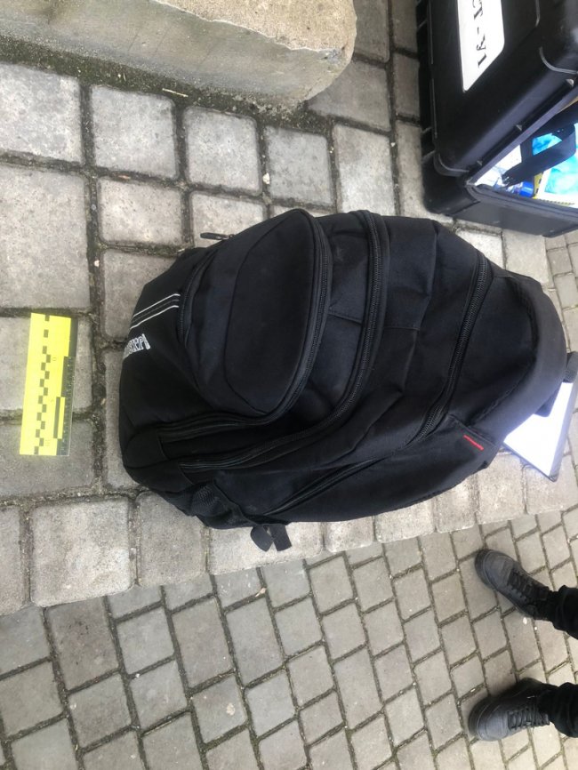 У Луцьку затримали 43-річного чоловіка, який мав при собі 90 пакетів із психотропами. ФОТО