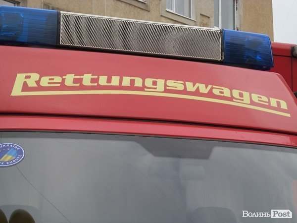 Дитяча поліклініка отримала дві нові «швидкі». ФОТО