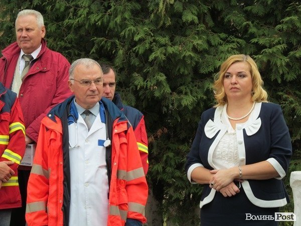 Дитяча поліклініка отримала дві нові «швидкі». ФОТО