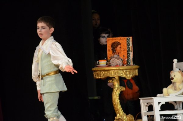 У Луцьку - благодійна вистава на допомогу онкохворим дітям. ФОТО