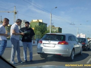 У Луцьку  через аварію на Перемоги – ускладнений рух