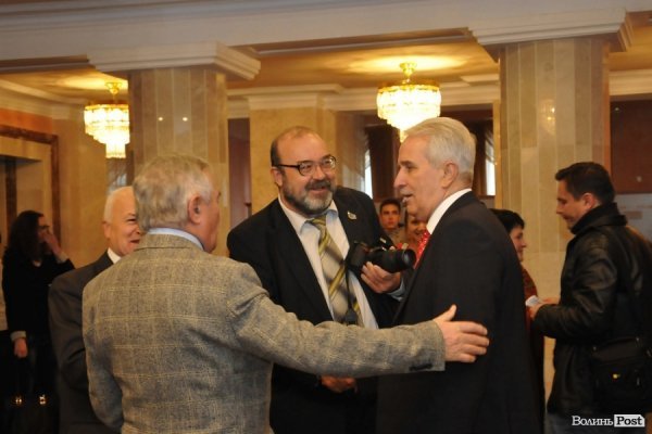 У Луцьку нагороджували працівників телебачення, радіо і зв’язку. ФОТО