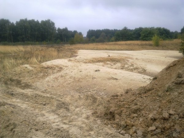 НП на Волині: нечистоти з відстійника затопили територію. ФОТО