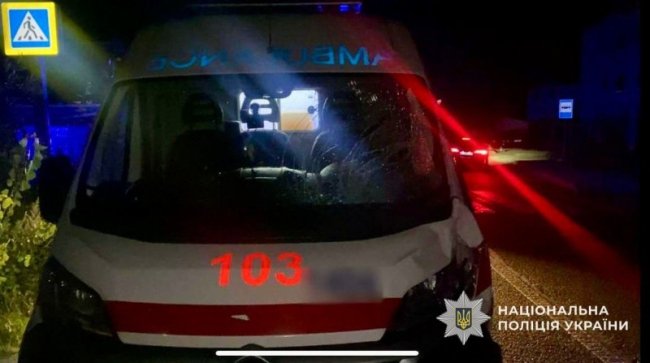 На Закарпатті «швидка» на смерть збила волинянина