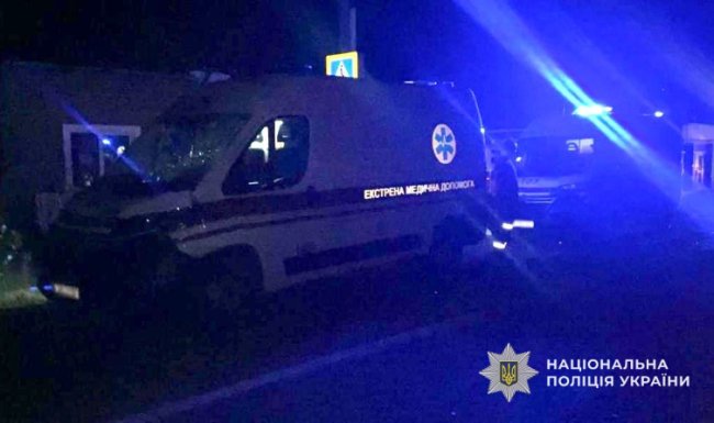 На Закарпатті «швидка» на смерть збила волинянина