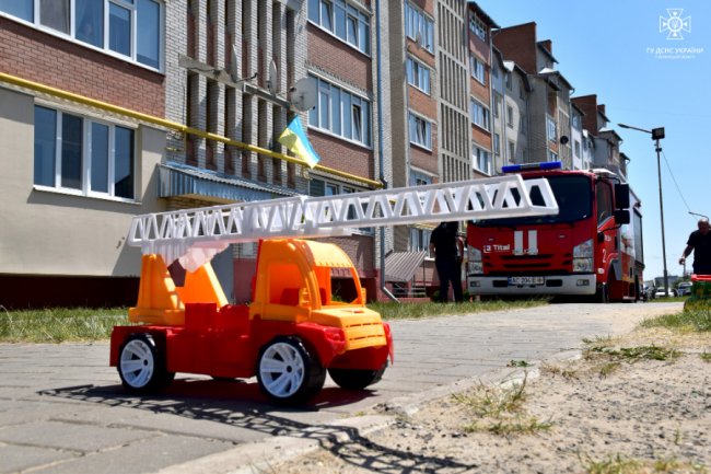 У Луцьку спортивний майданчик назвали на честь рятувальника, підполковника Віктора Левчука